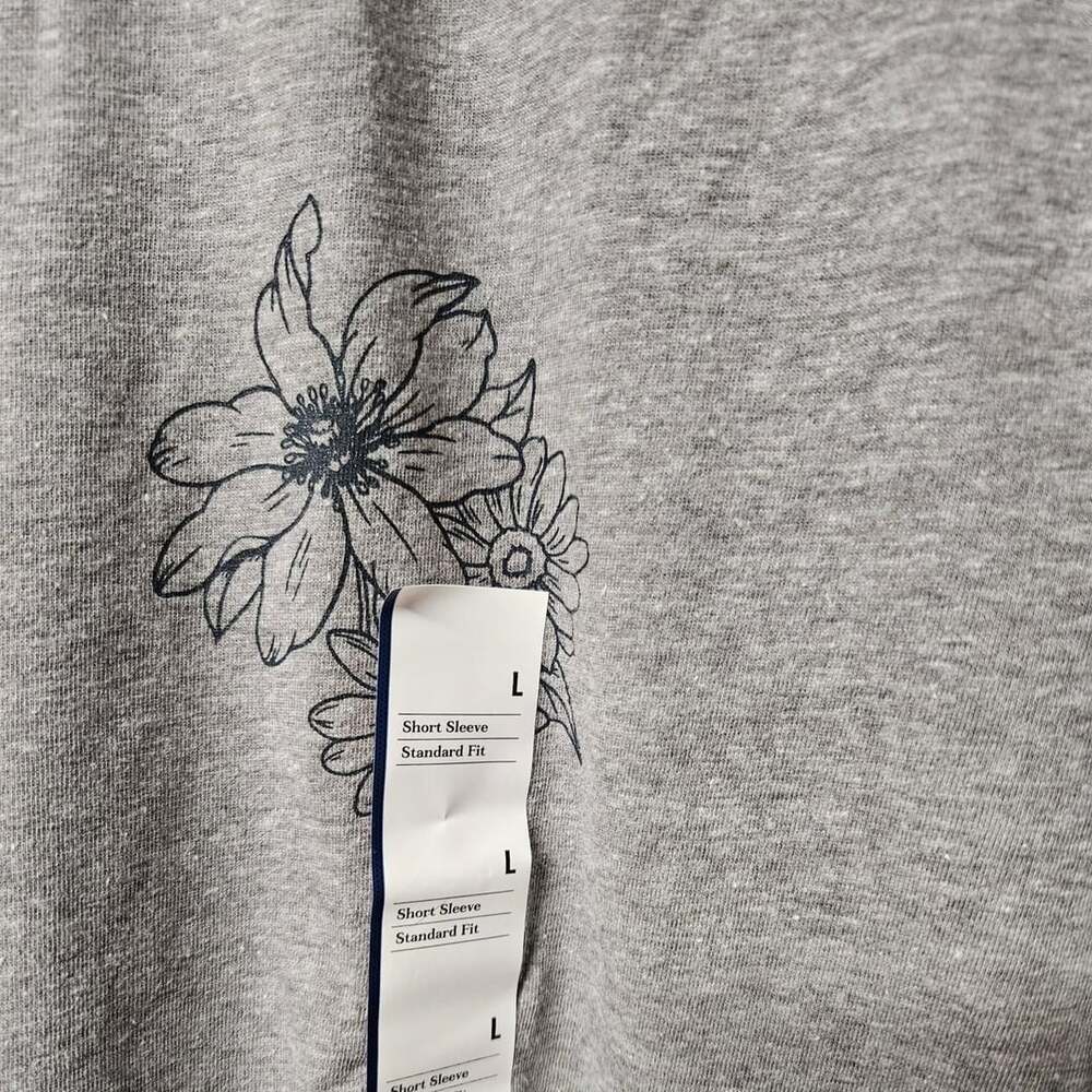 (112) Goodfellow & Co Gray Floral Graphic Tee